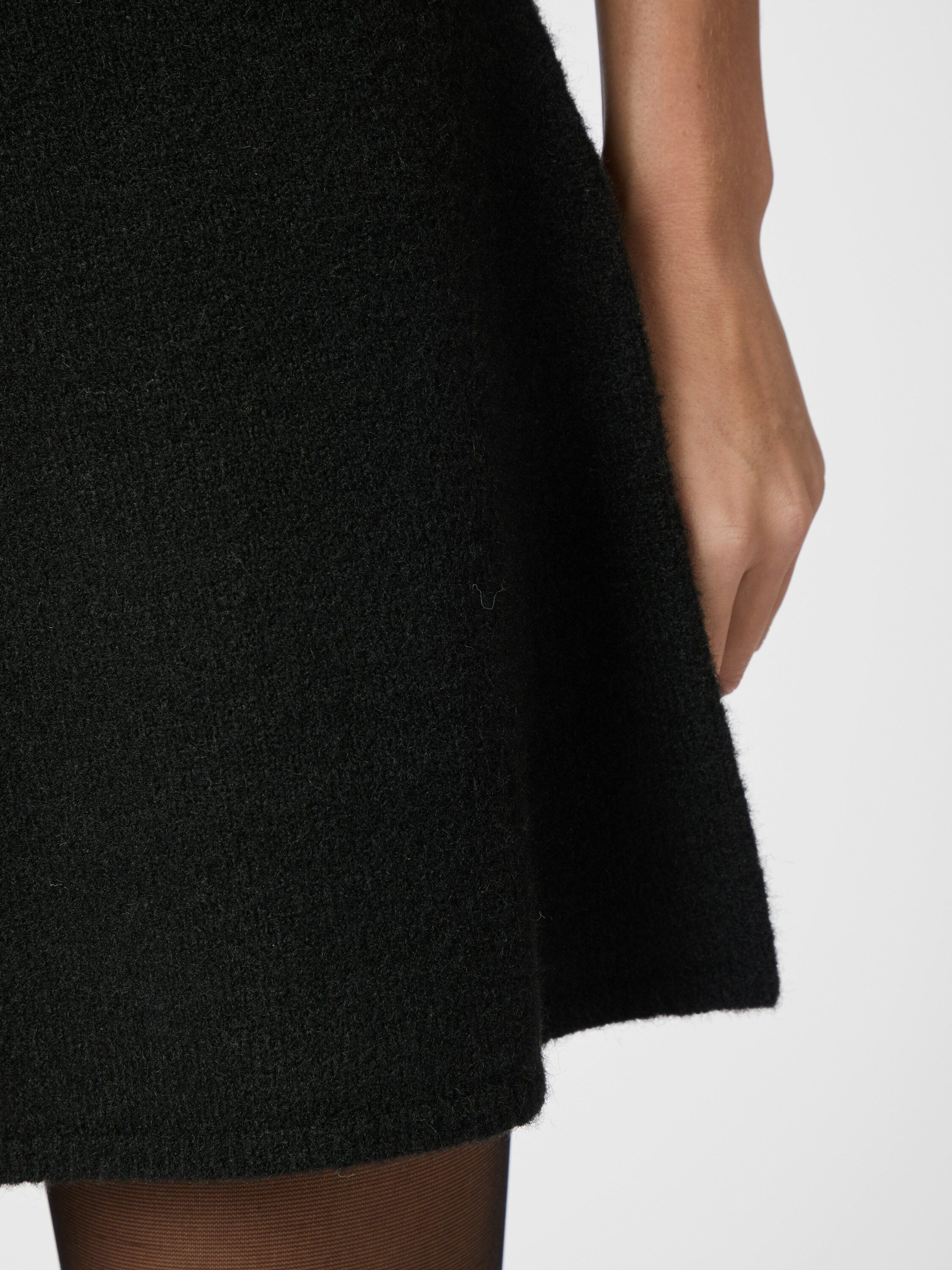 Gisa Knit Skirt