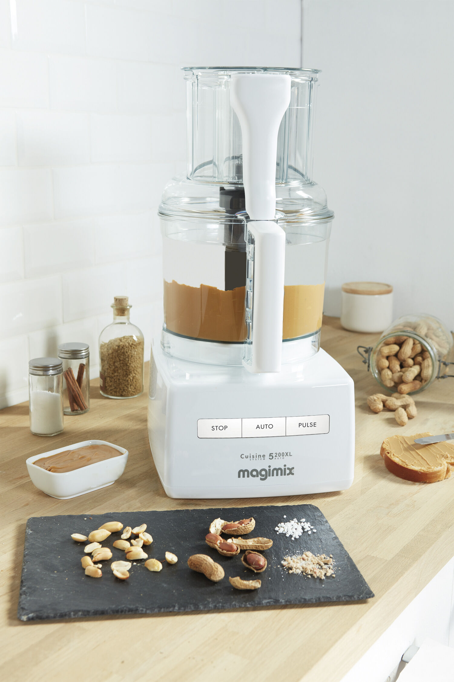 "Foodprocessor CS 5200 XL 1100 watt Vit"