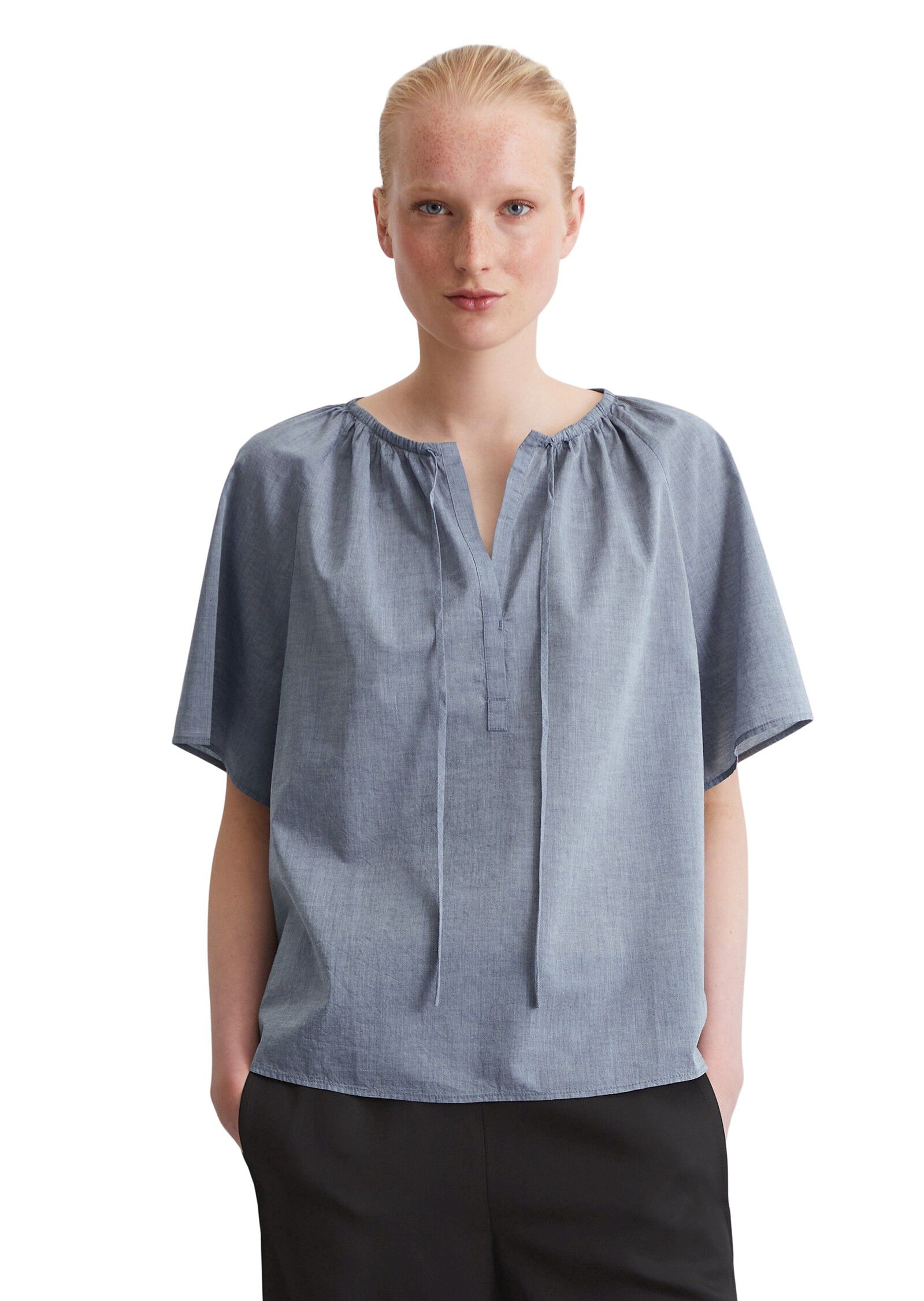 Blouse, round neck with gathering a