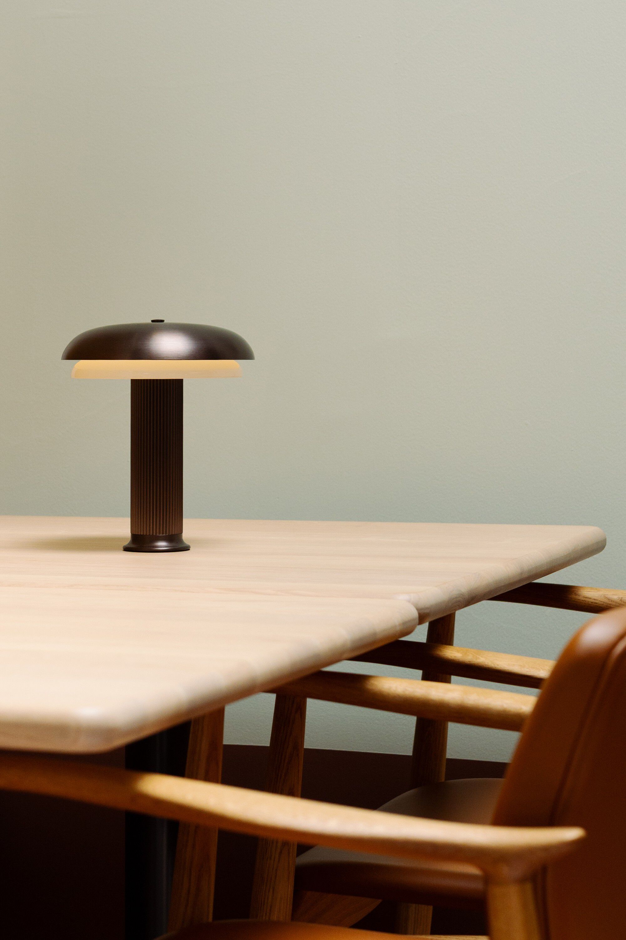 NOOTE TABLE 200 PORTABLE