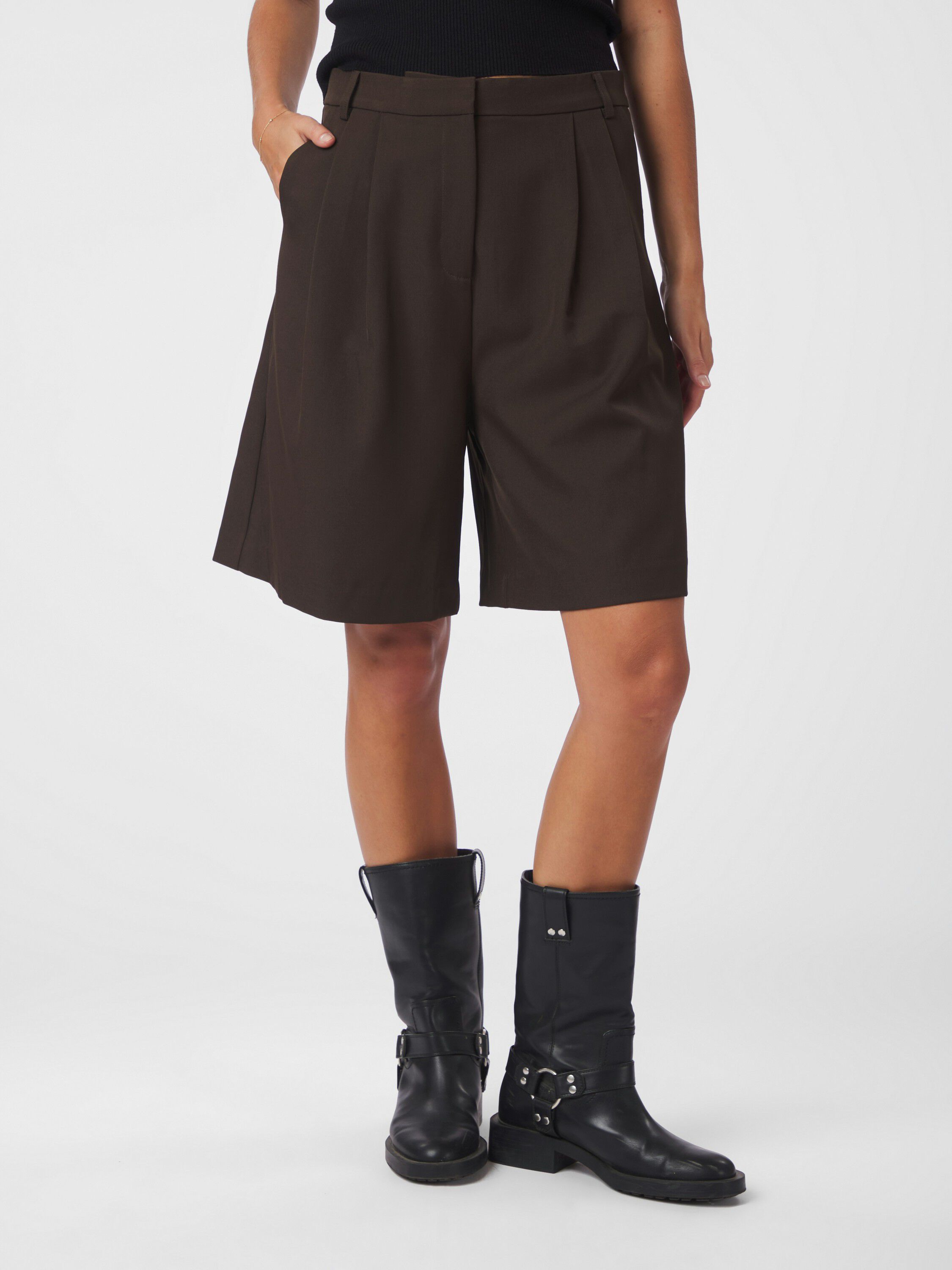 Nika Structure Shorts