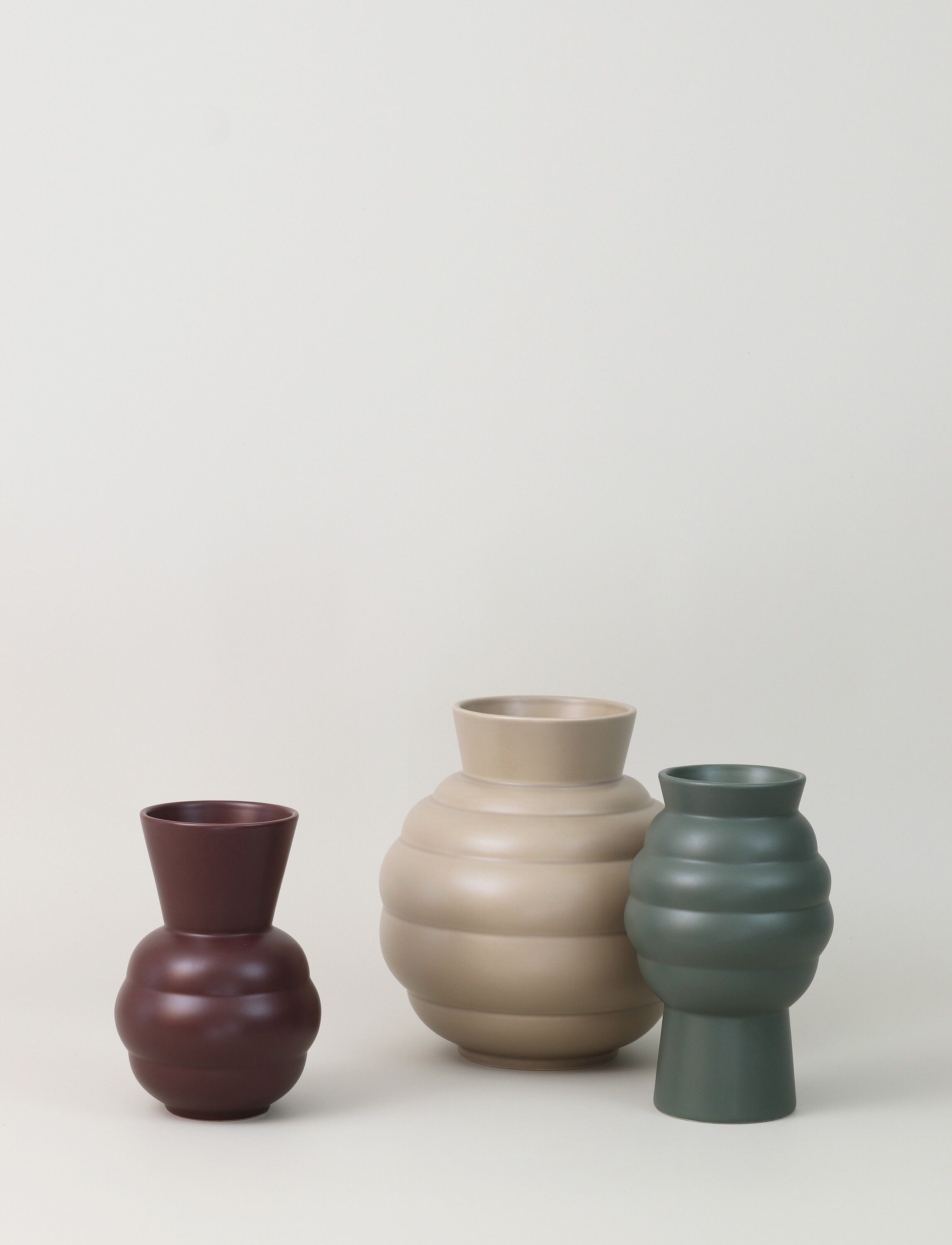 Tortus Archie vase No2 H 23. 5 cm dark green