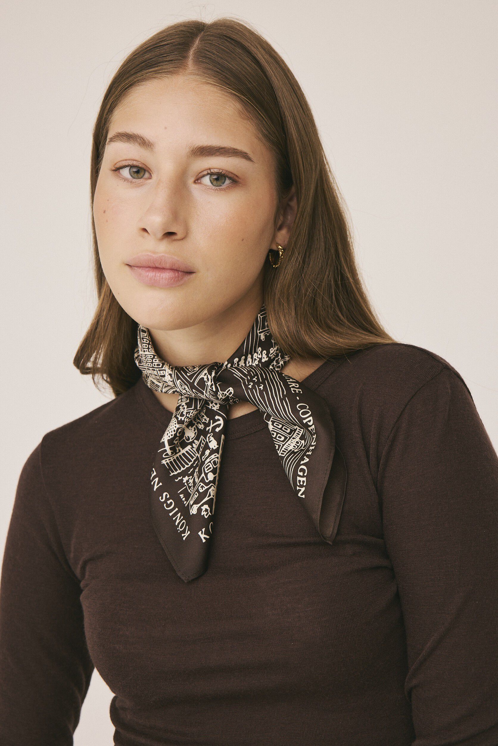 Magasin Iconic Scarf 53x53cm - 100% Silke