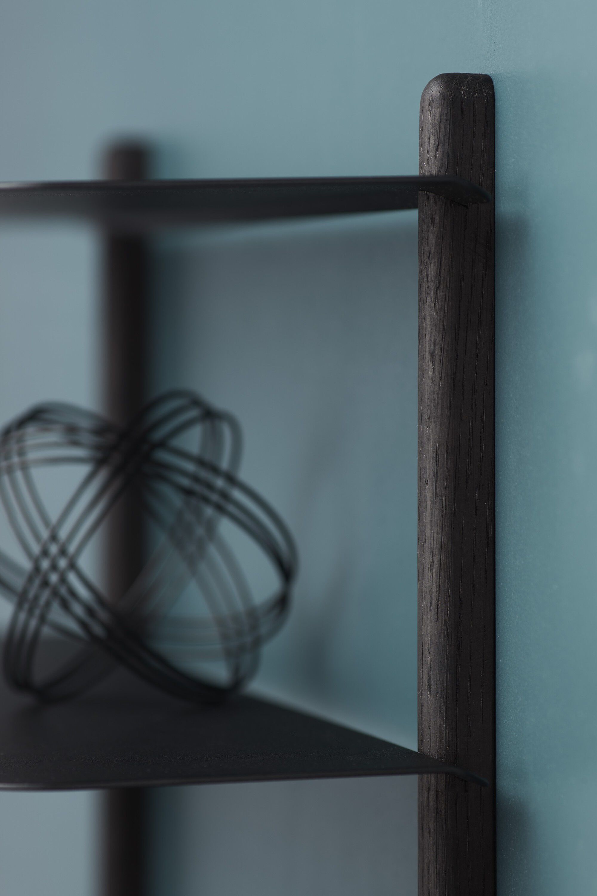 NIVO A Black Oak Black