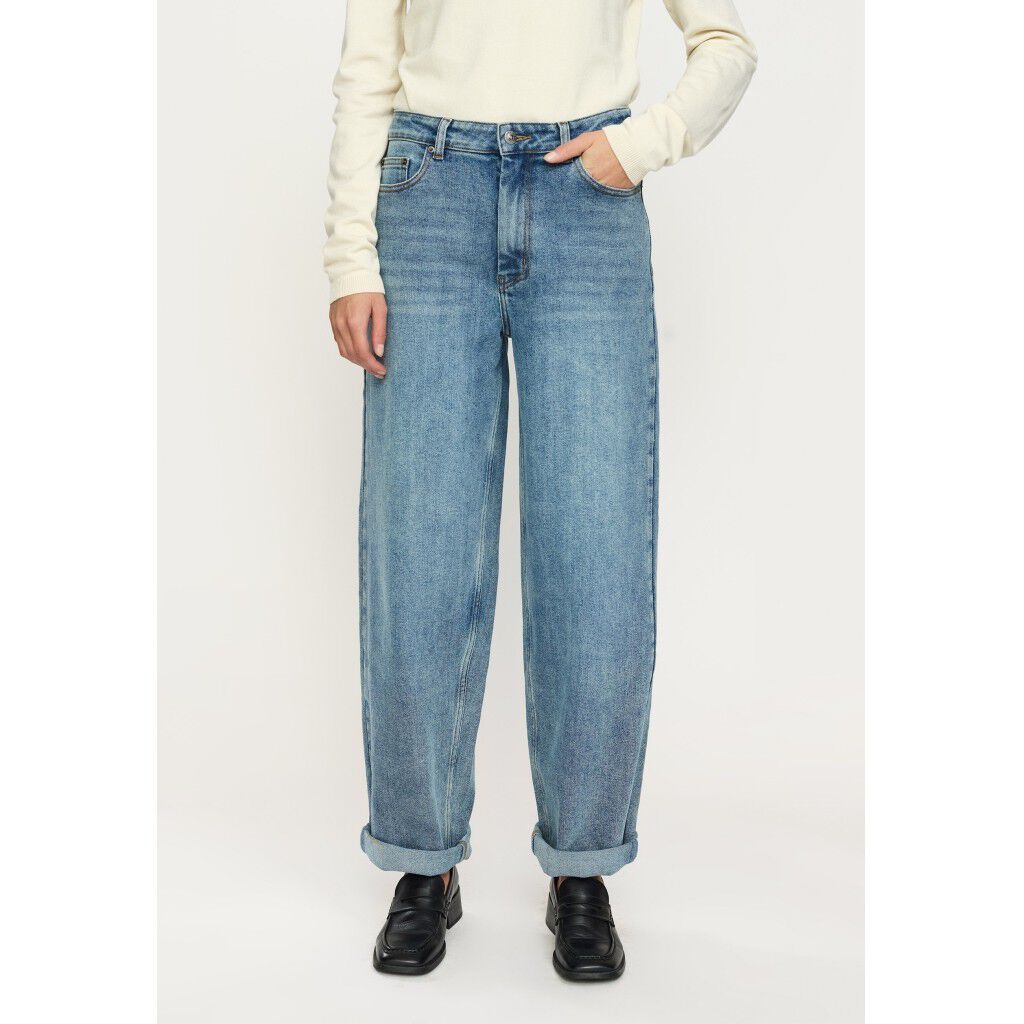 Barrel jeans