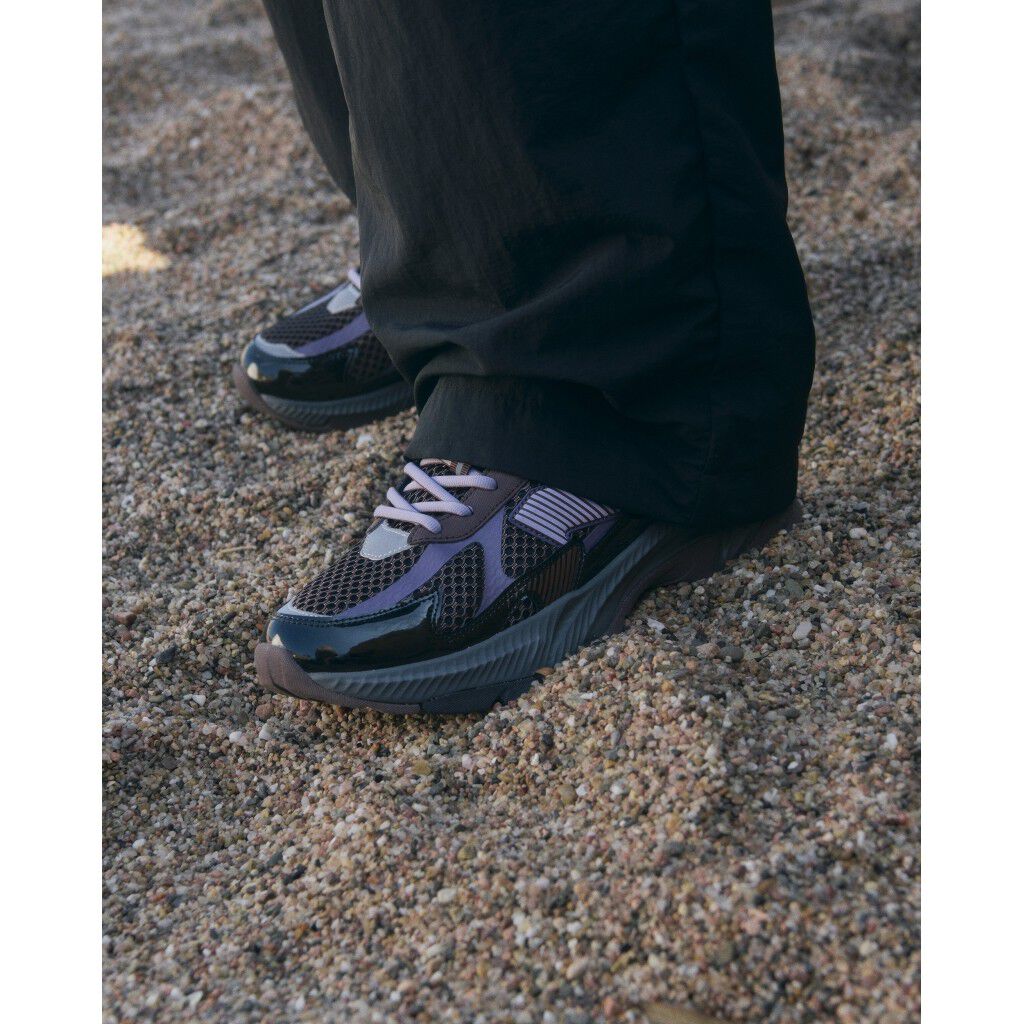Forma Runner Brown Black Grape