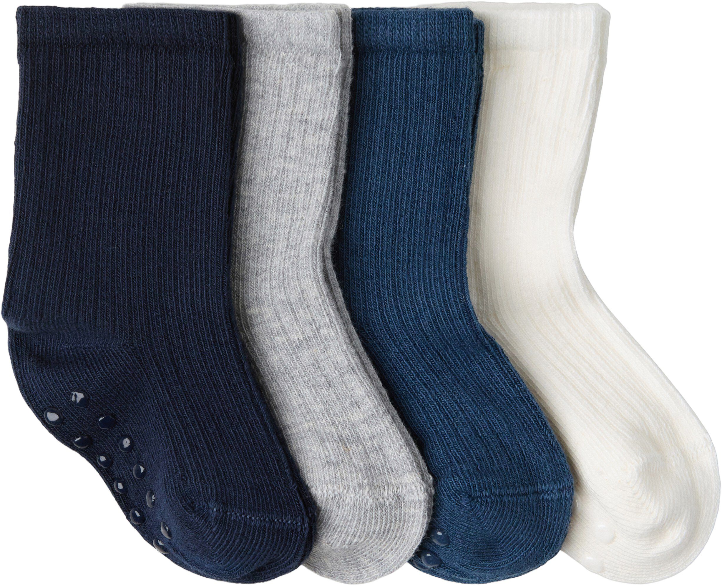 Ribbed, soft socks.