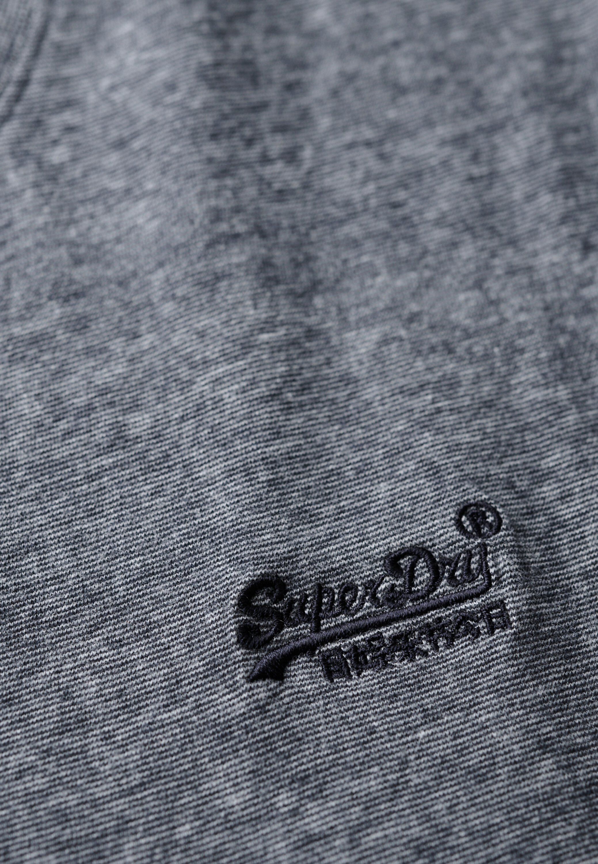 ESSENTIAL LOGO EMB TEE