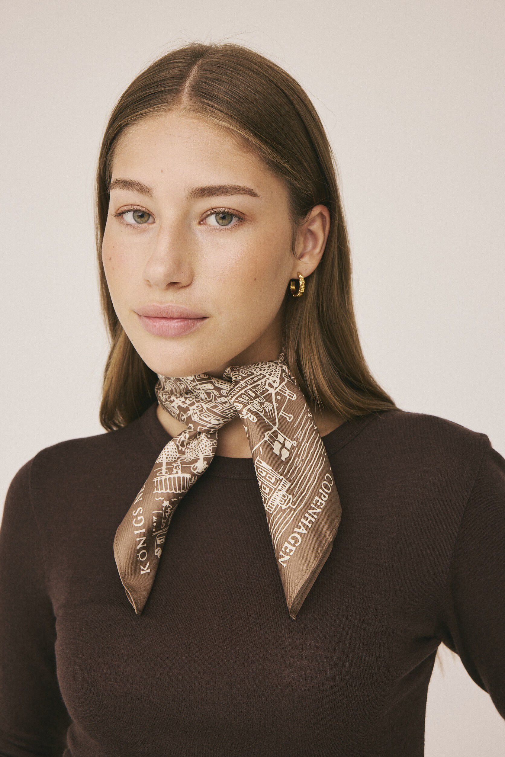 Magasin Iconic Scarf 53x53cm - 100% Silke