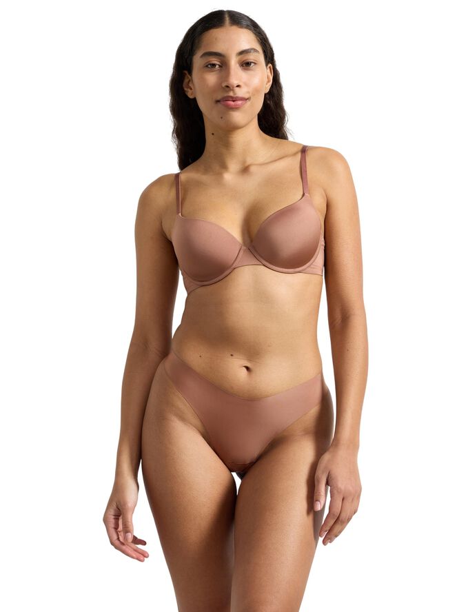 Usynlig string med normal midje