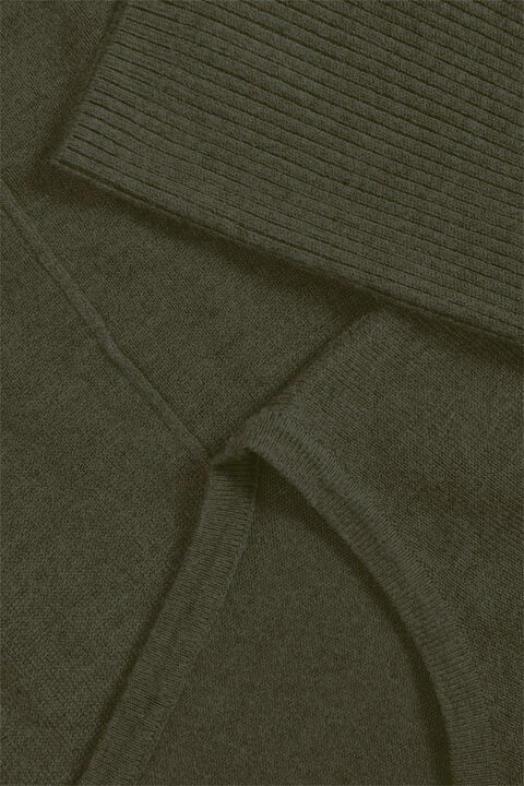 A2561, MilaSZ R-Neck Pullover