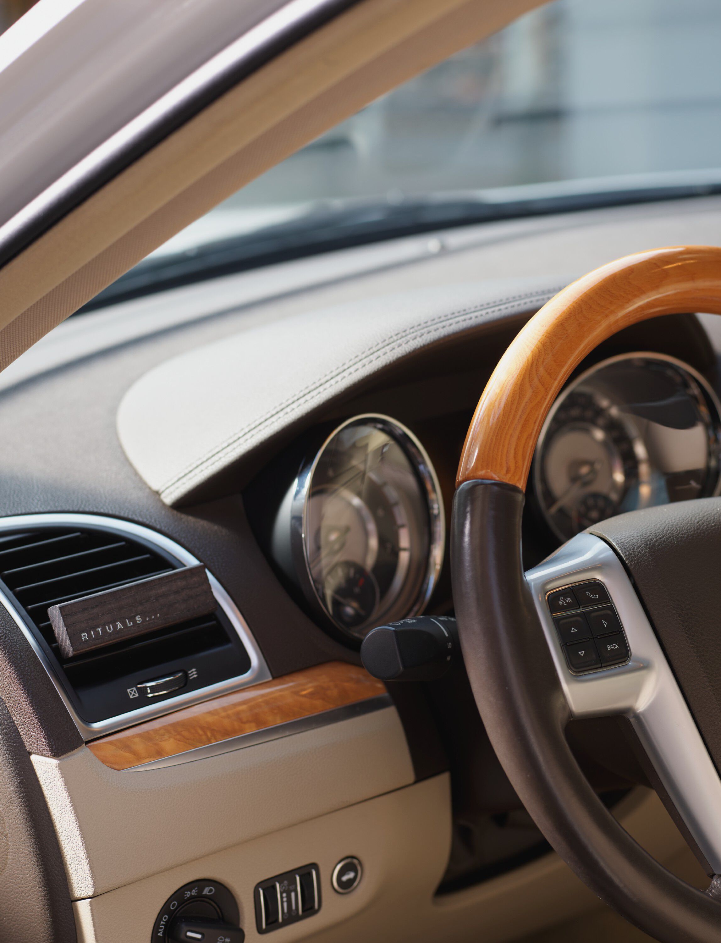 Velvet Oudh Car Air Freshener