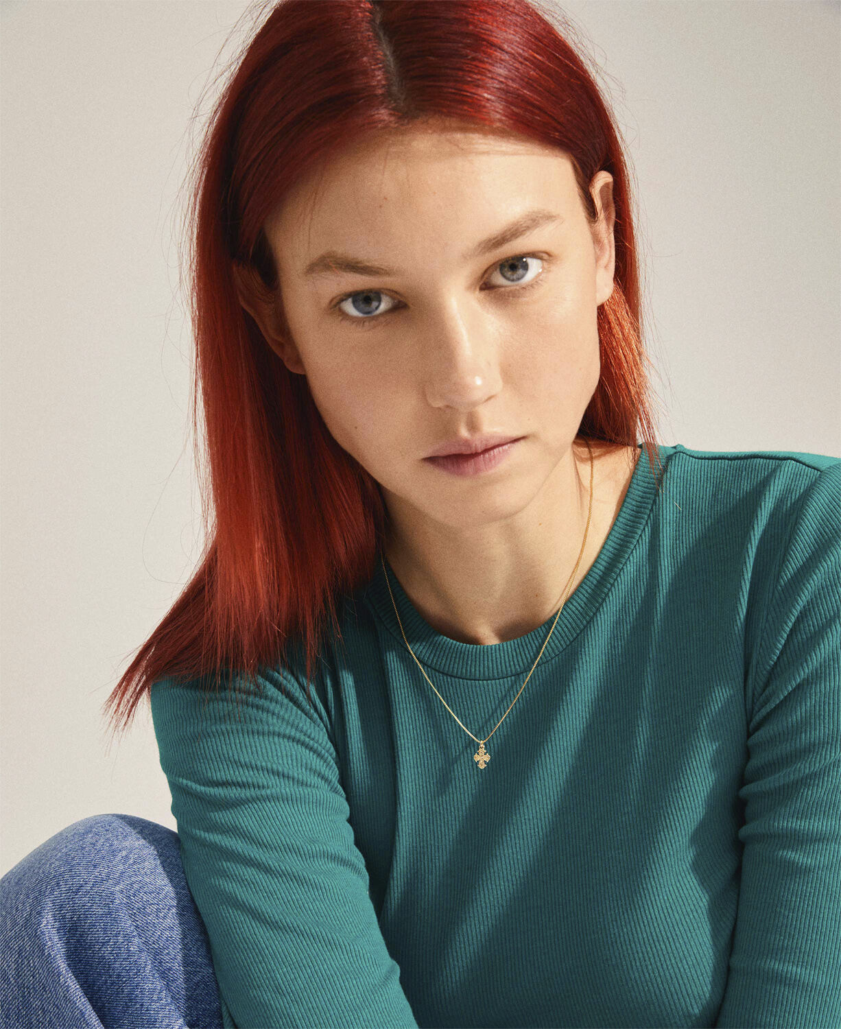 DAGMAR mini-kors halsk&aelig;de guldbelagt