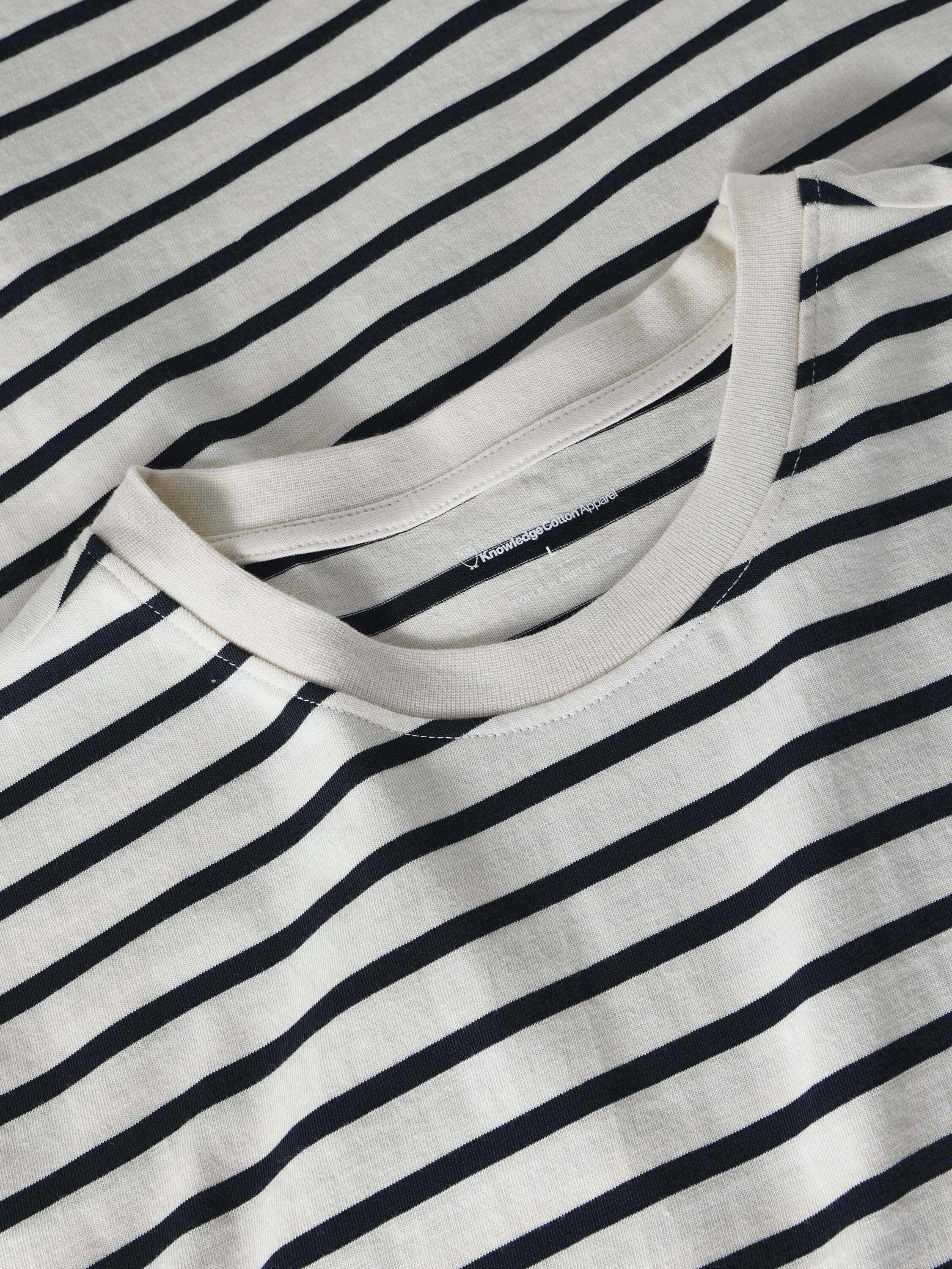Loose striped t-shirt