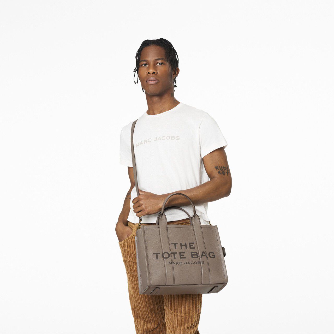 THE MEDIUM TOTE
