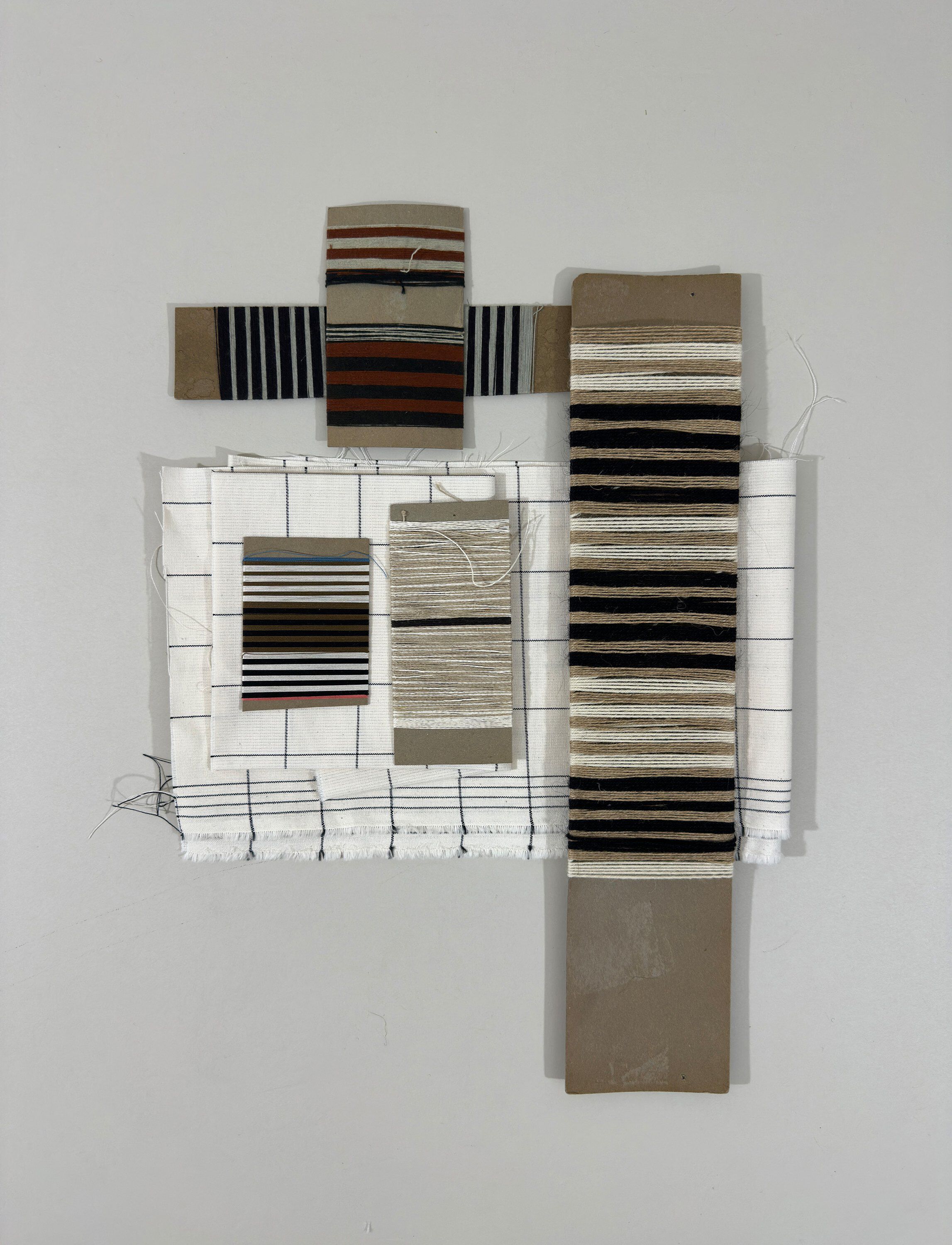 Vibeke Klint bordbrikke n&oslash;ytral linje 33x48 cm white