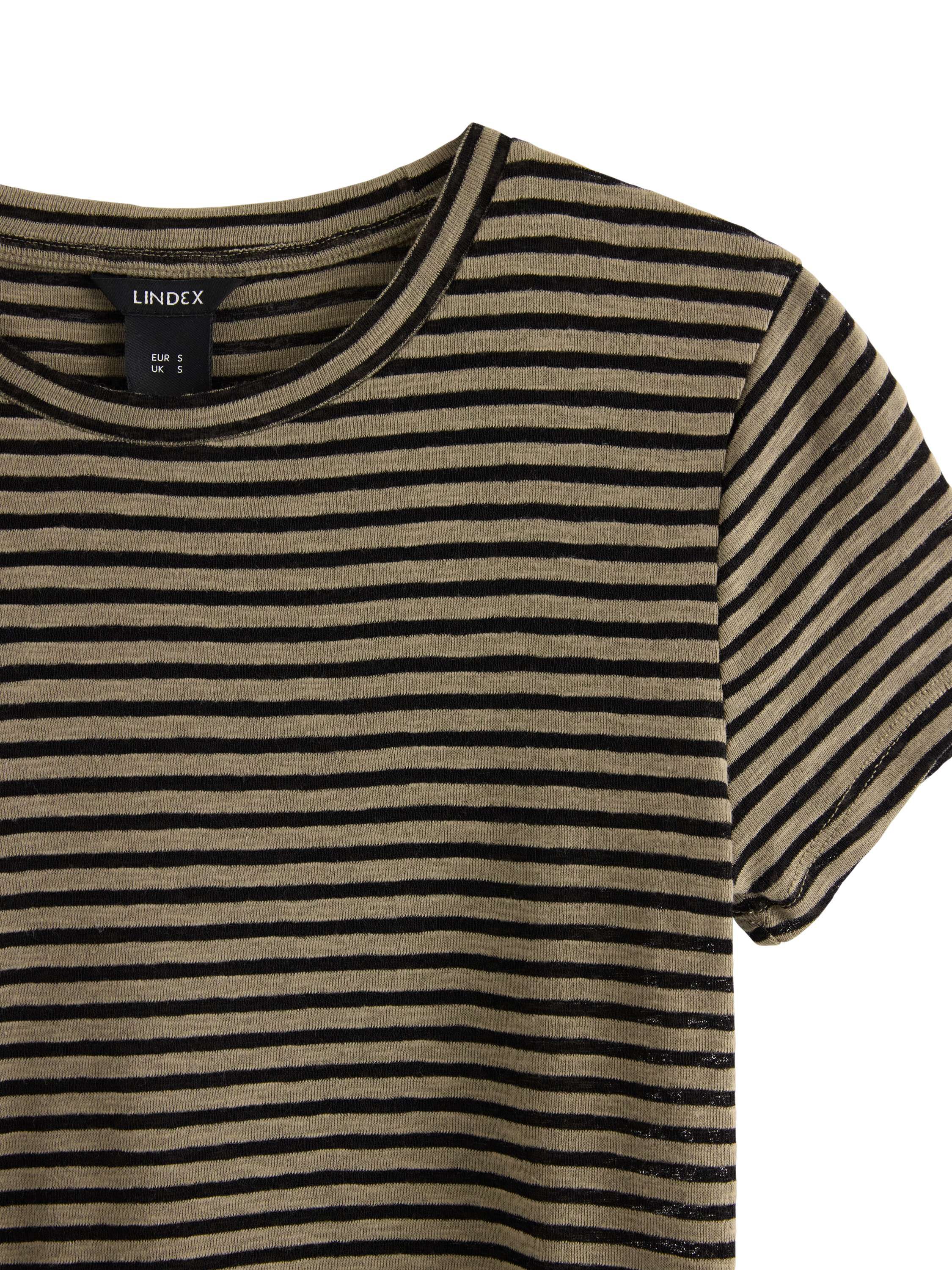 Soft jersey top with short sleeves