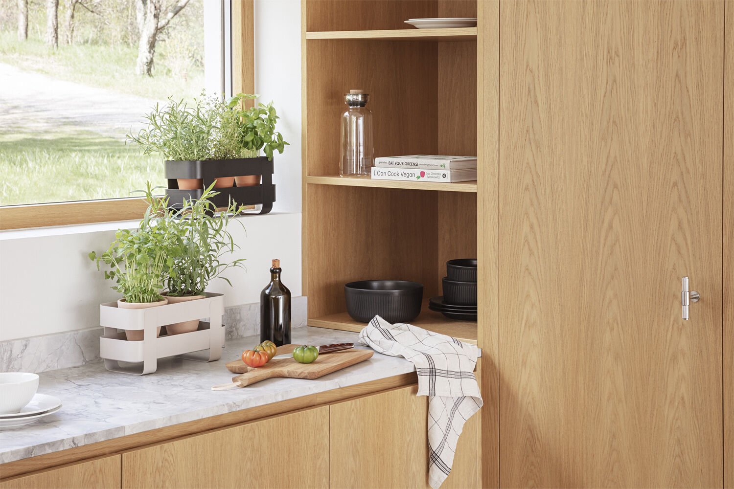 Selvvandende Herb organiser st&aring;l Black