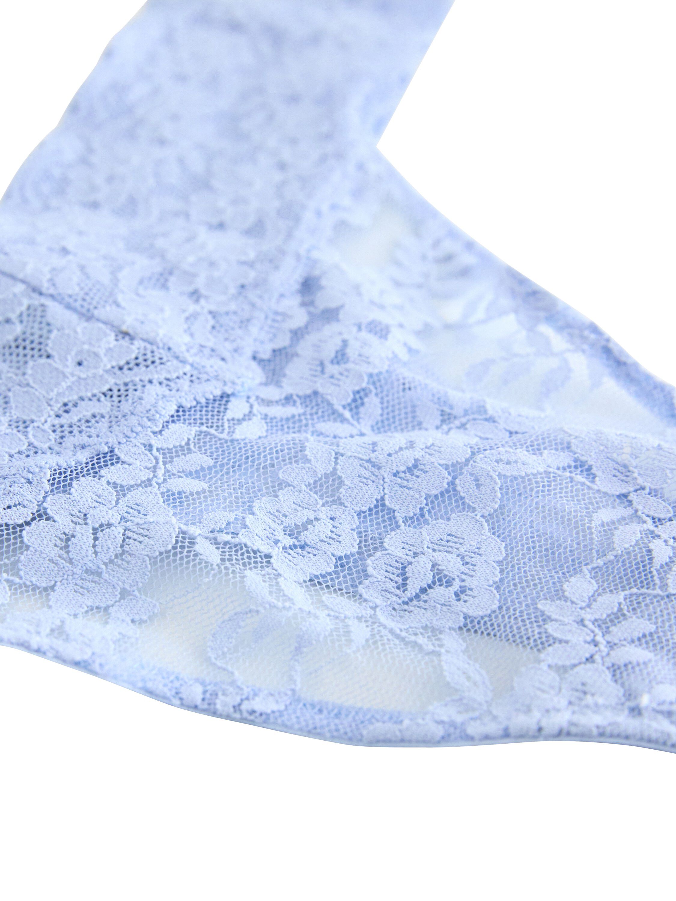 Stringtrosor i mjuk spets med l&aring;g m