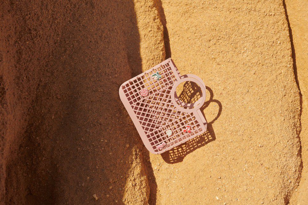 Samantha Basket With Charms Rose-On