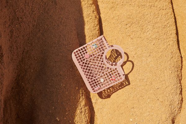 Samantha Basket With Charms Rose-On