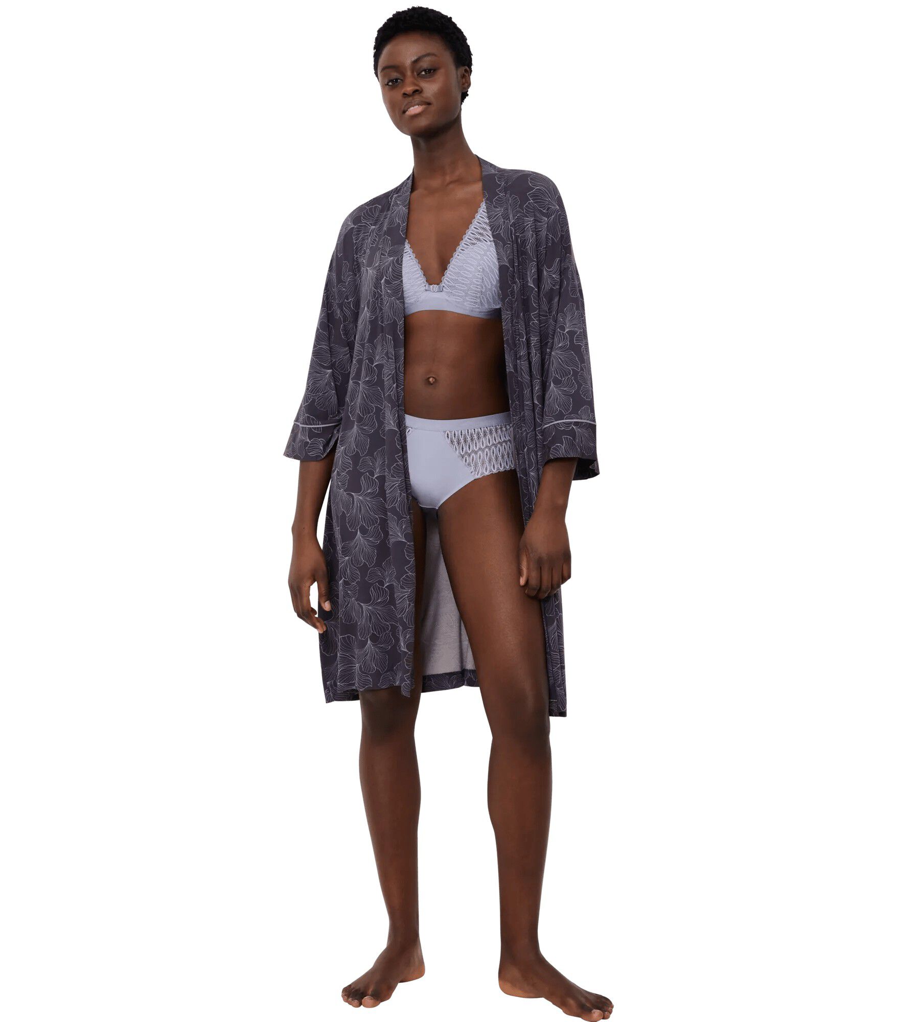 Aura Spotlight Robe 01