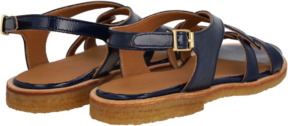 Sandal med remdetaljer