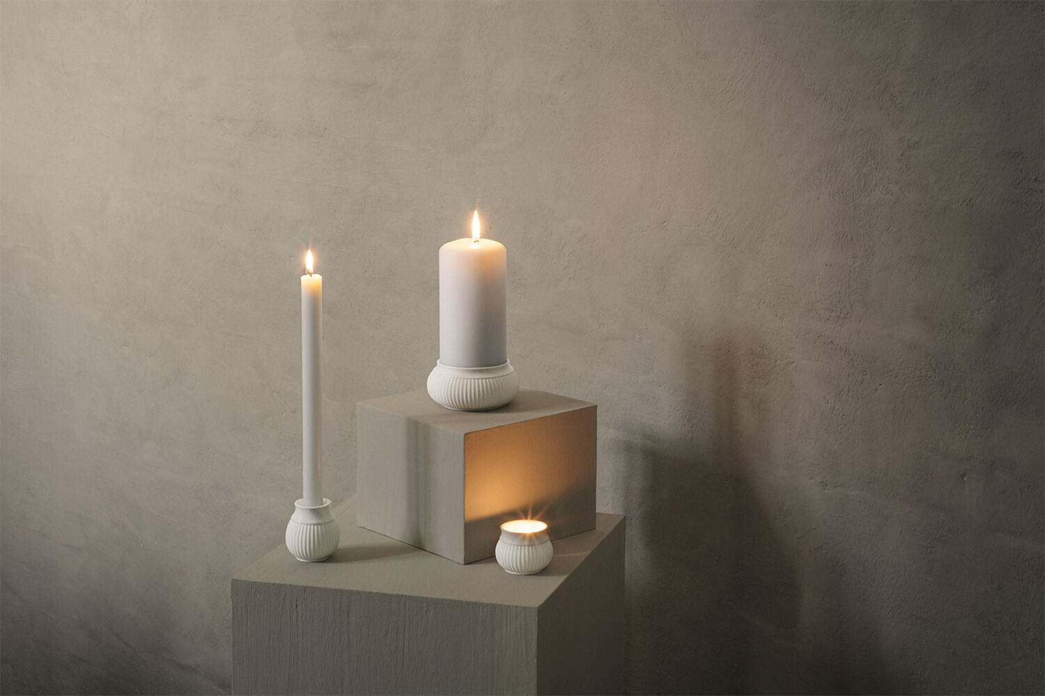 Curve Kronelysestage H7 hvid porcel&aelig;n