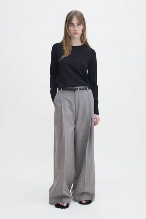 Merino R-neck Sweater