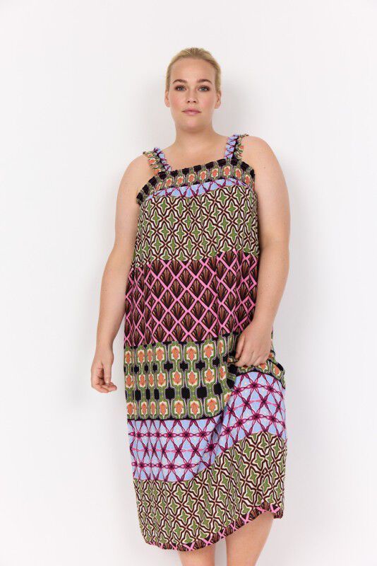 Curvy WA-MELIKA 4 Kjole Rosa