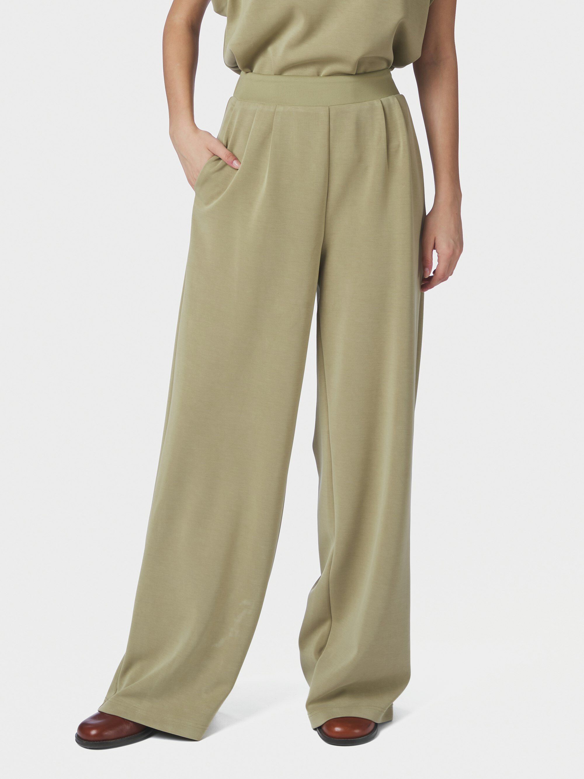 Isark Soft Pants