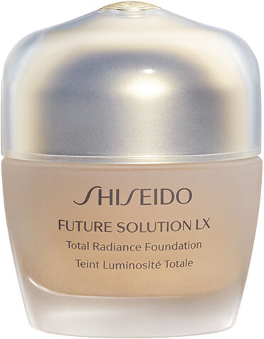 Future Solution Total Radiance Foundation SPF 15