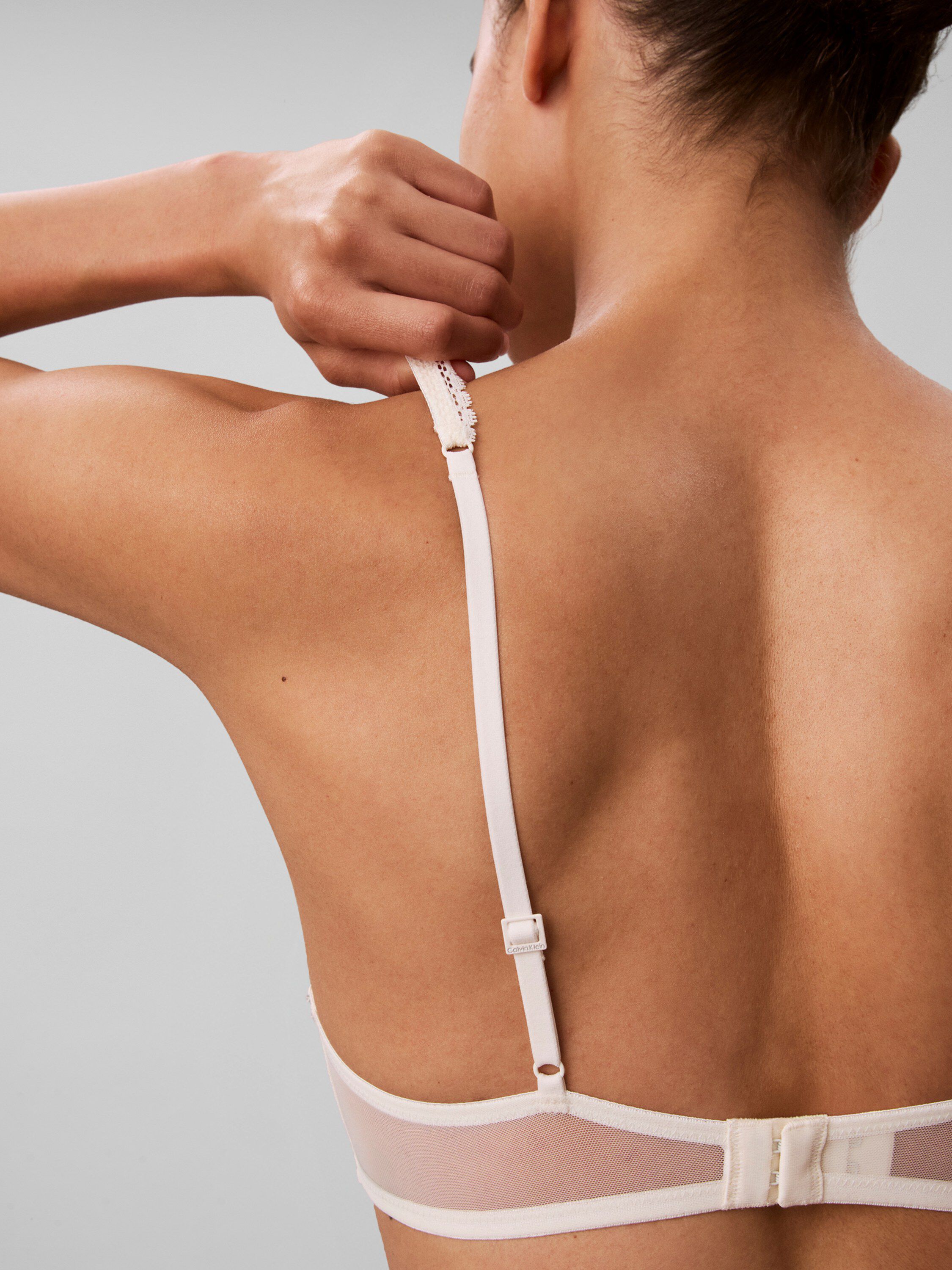 LIGHTLY LINED PLUNGE