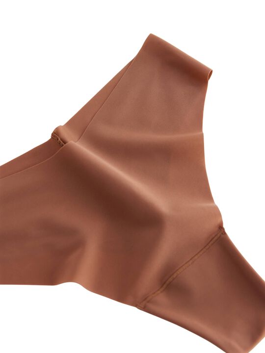 Usynlig string med normal midje