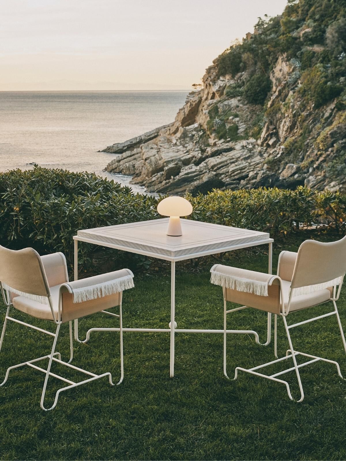 Obello Lamp (Shade: Frosted Glass, Base: Frosted Glass)