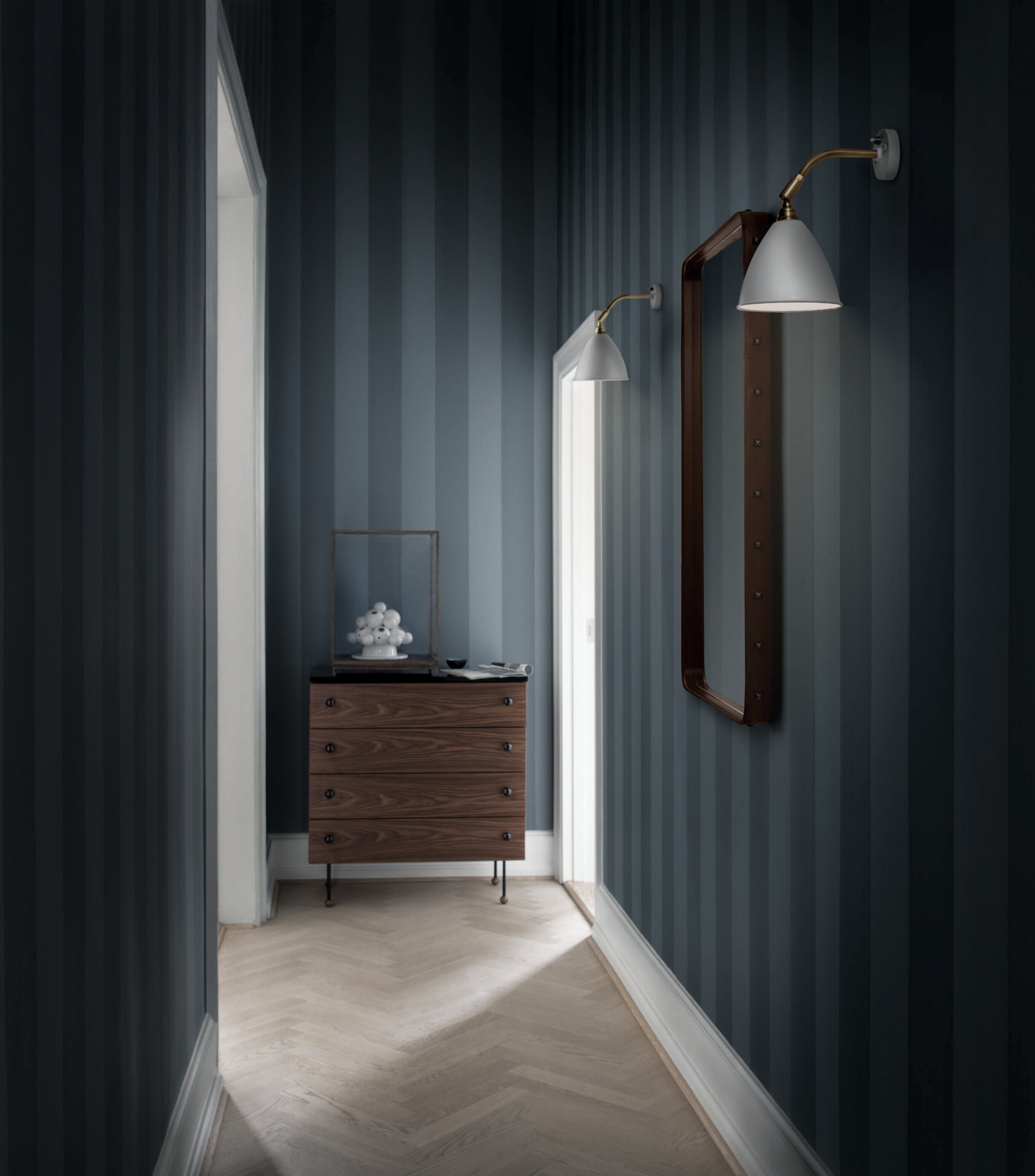 BL7 Wall Lamp - &macr;16 (Base: Black Brass, Shade: Bone China)