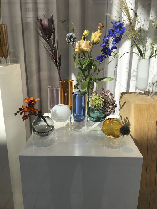 STANDING FLOWER BUBBLE, LOW TUBE, SMOKE