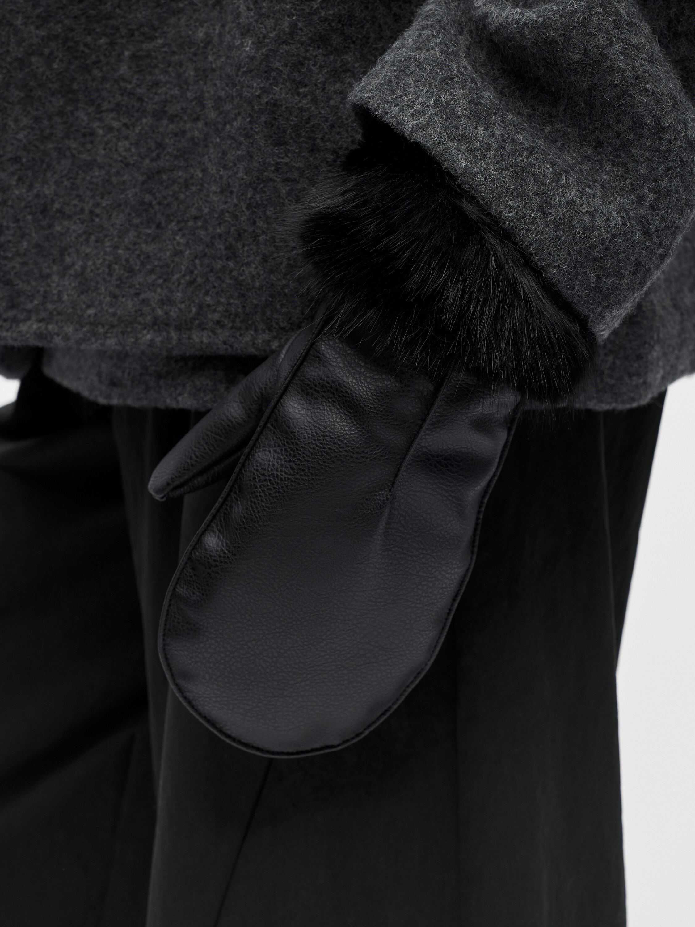 OBJJUNE MITTENS DIV