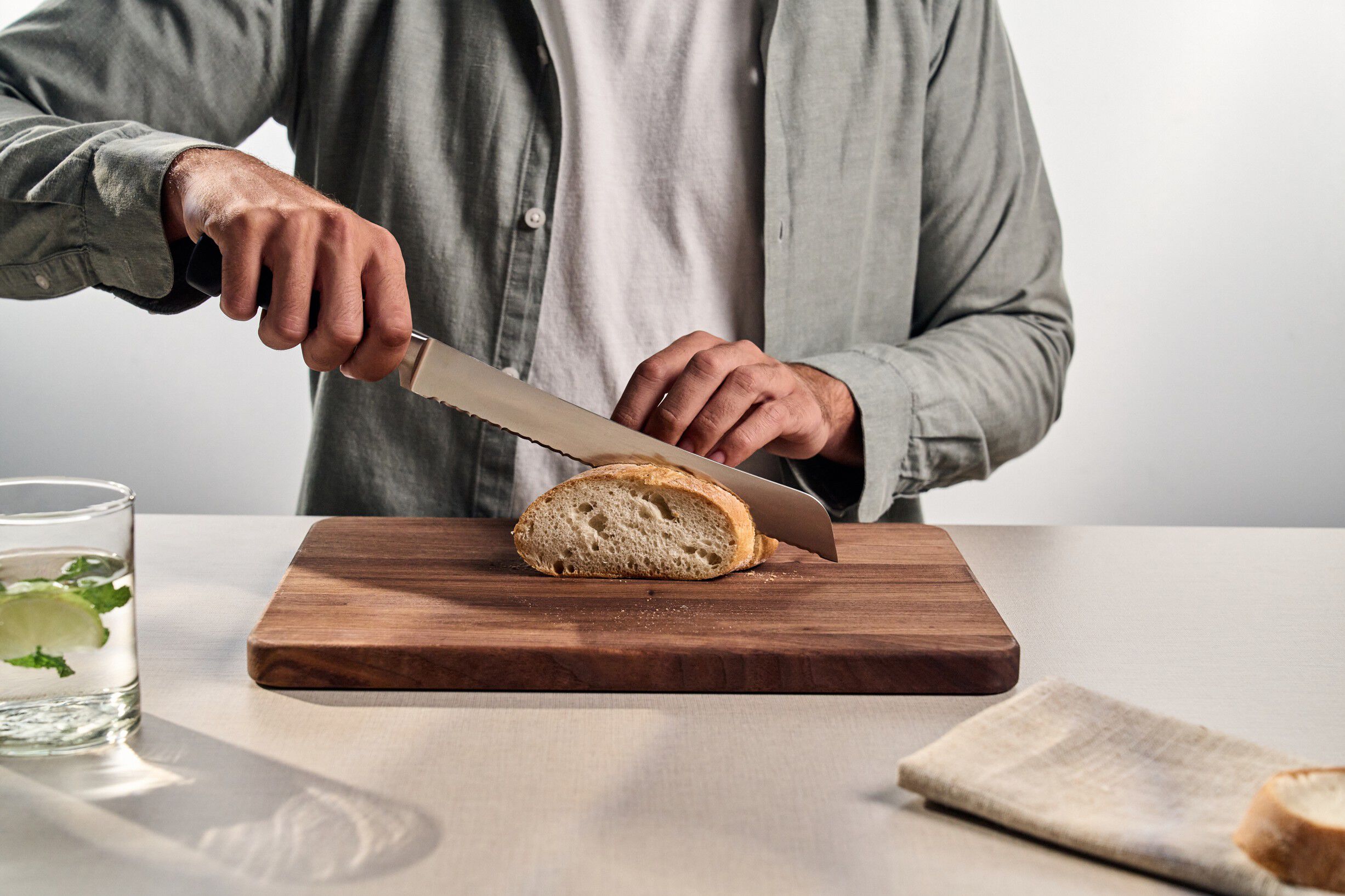 Br&oslash;dkniv 23 cm