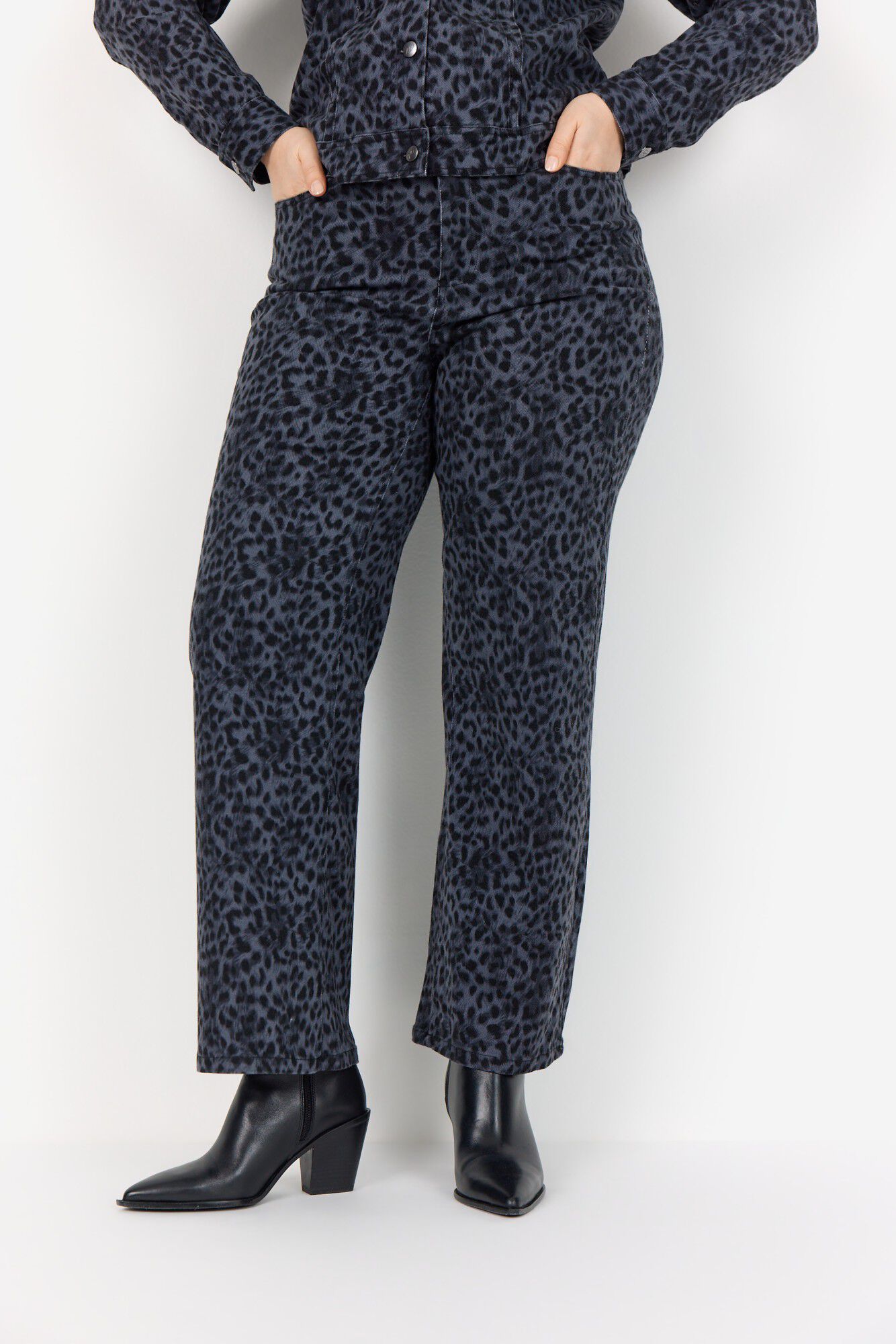 Curvy WA-NOELLE 3 Jeans Sort