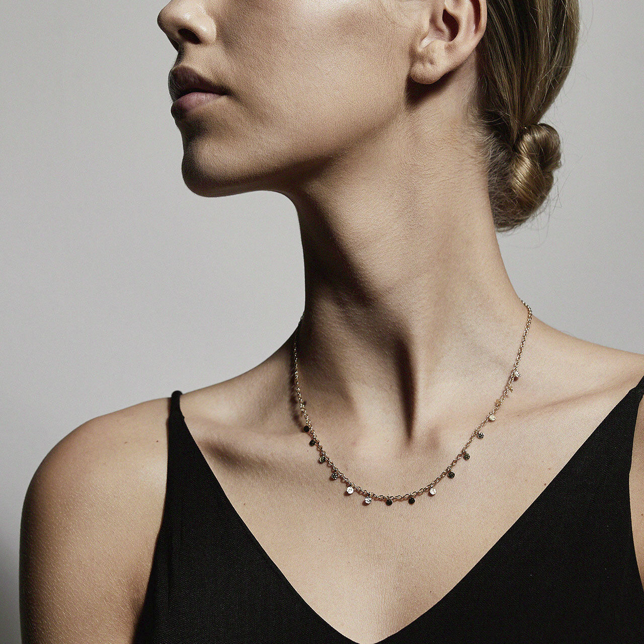 Halsk&aelig;de : Panna : Guldbelagt