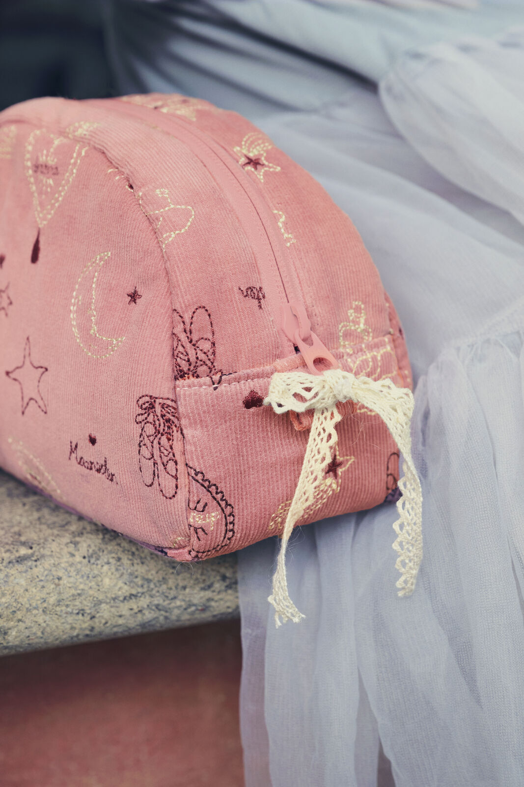 Makeup Bag Medium Pink Theatre Magic