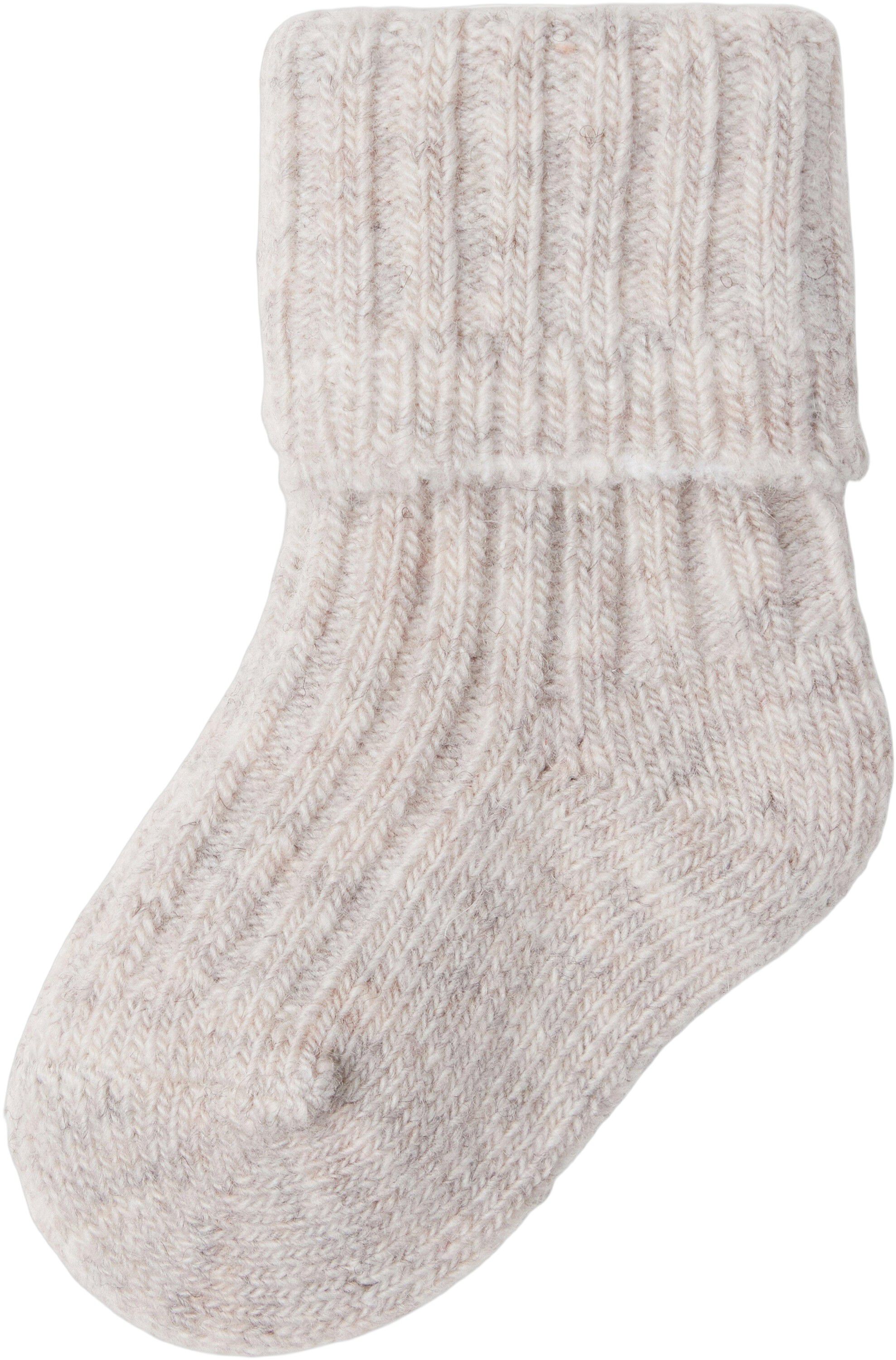 Varma och gosiga stickade strumpor