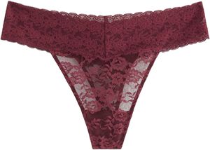Stringtrosor i mjuk spets med l&aring;g