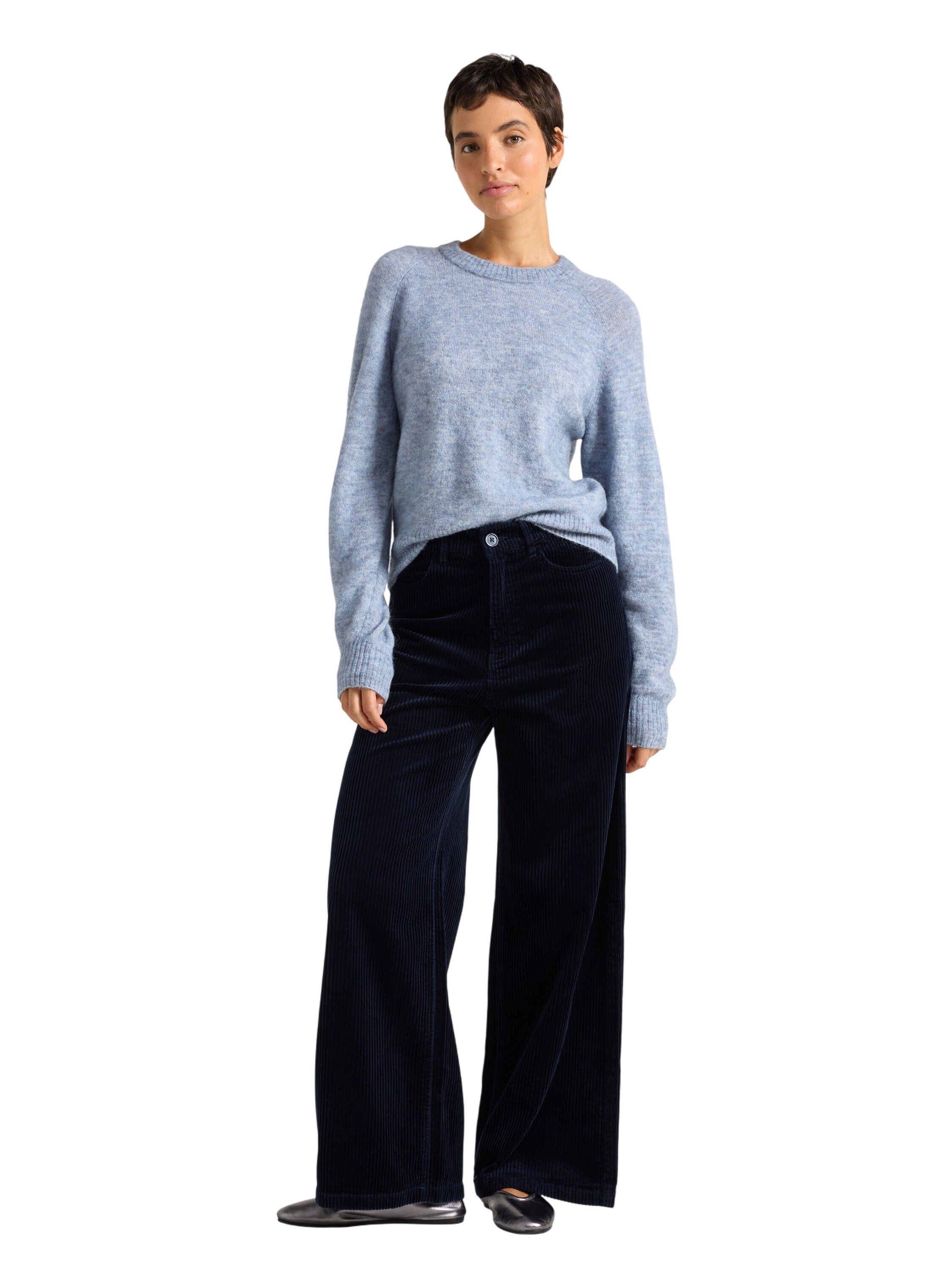 Finstrikket genser i myk ullblandin