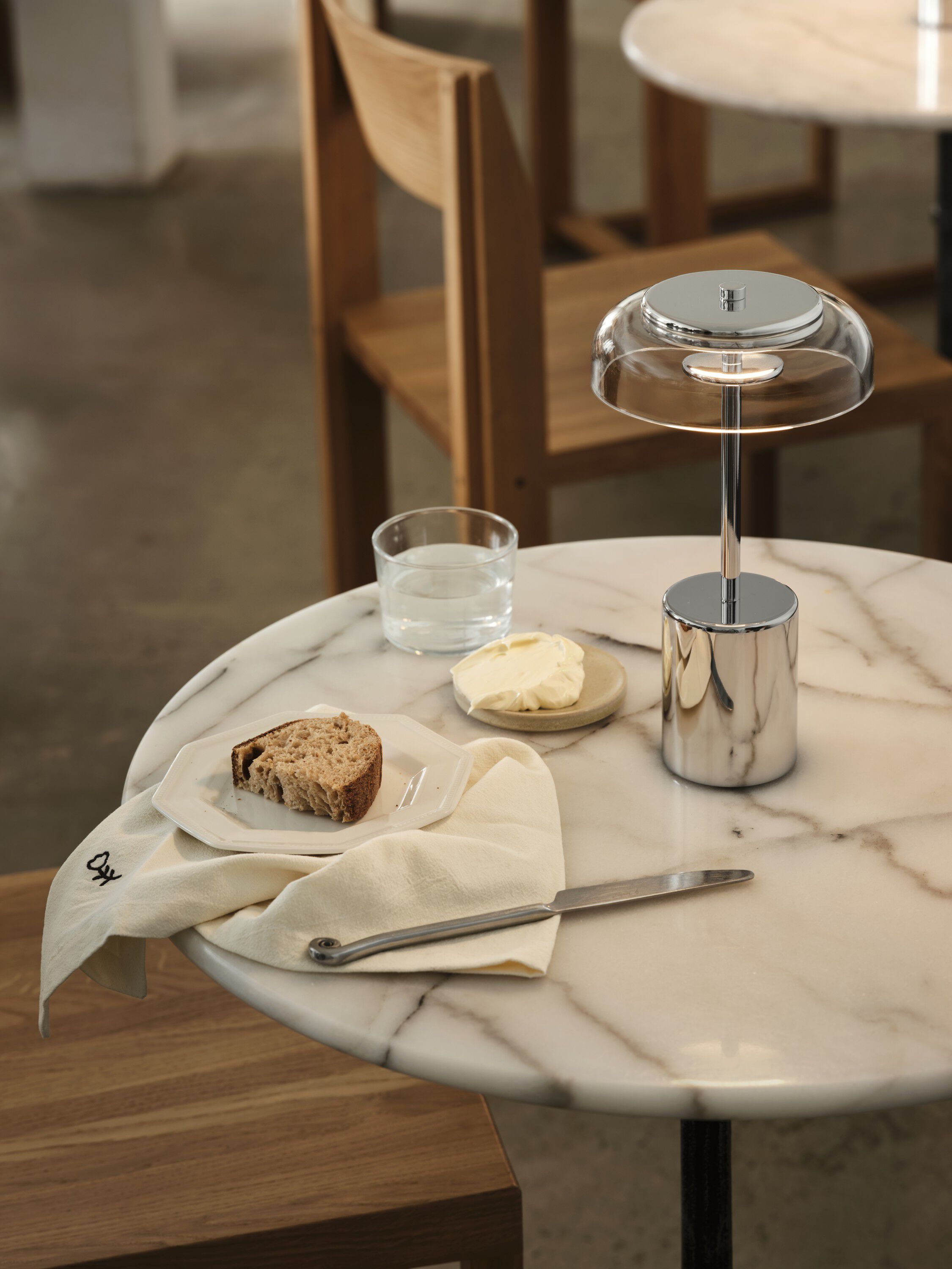 Blossi Table Mini, portable, chrome / clear