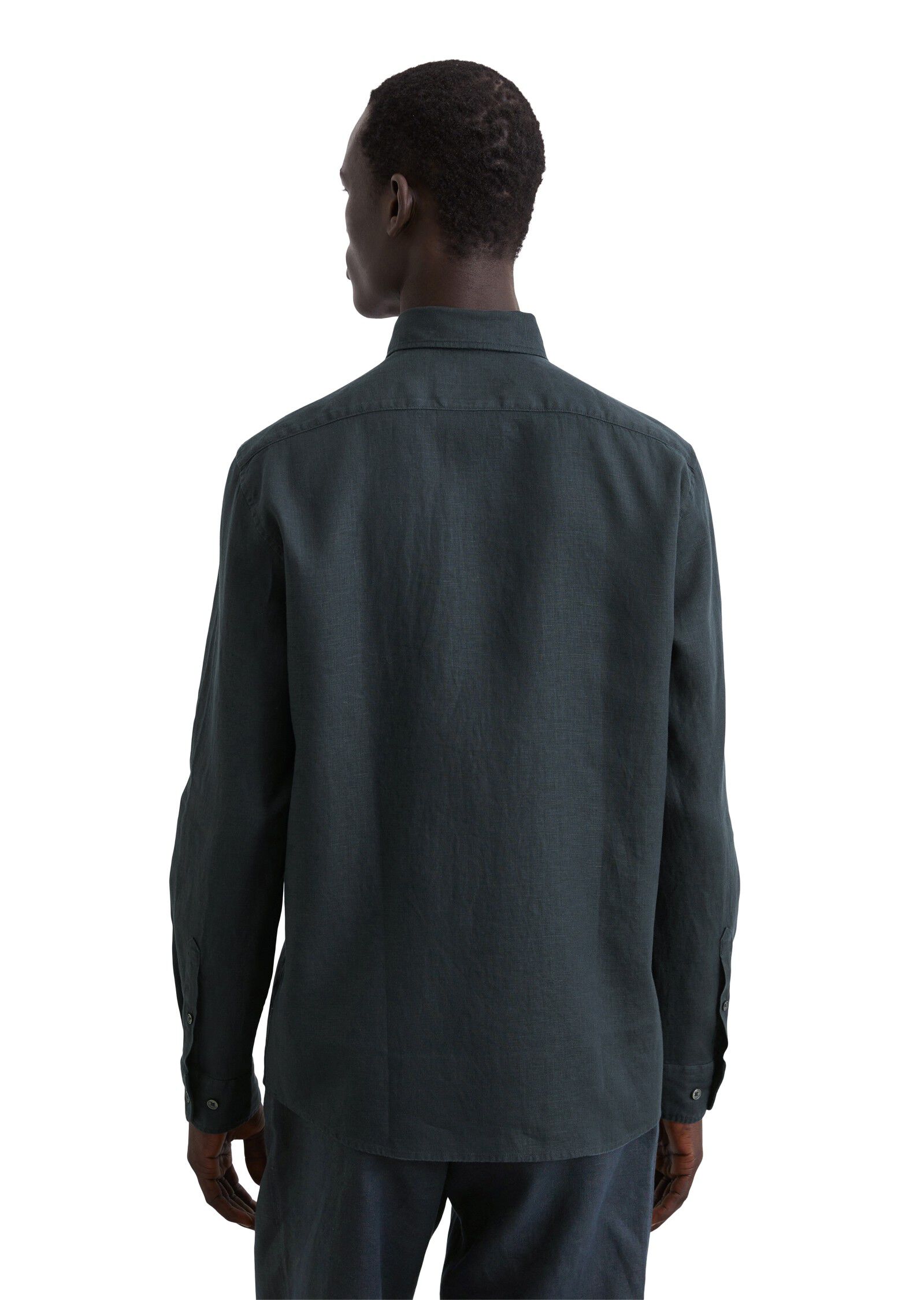 Spread collar, long sleeve, round h