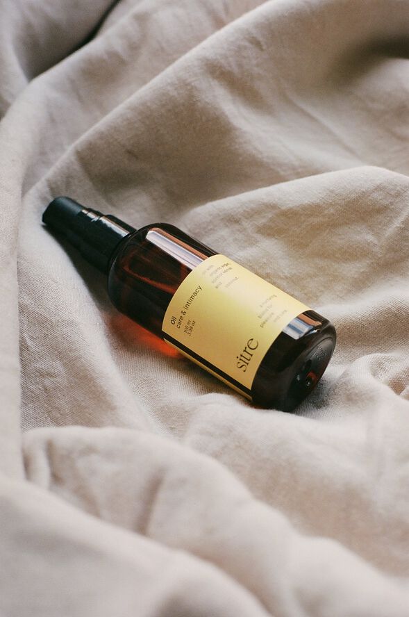 Oil - care & intimacy