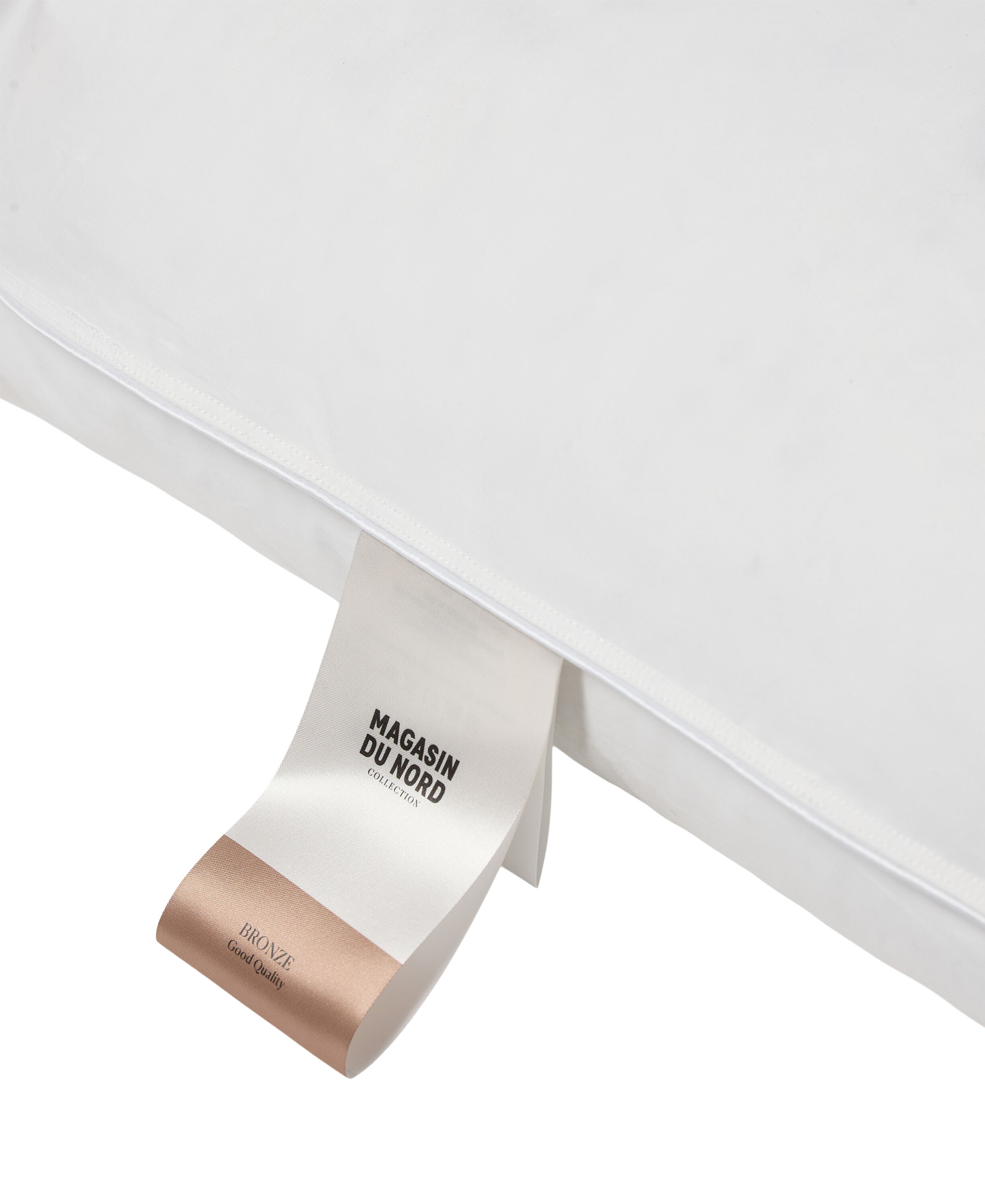 Magasin Bronse 3-Lags pute Mellem 60x63 cm.