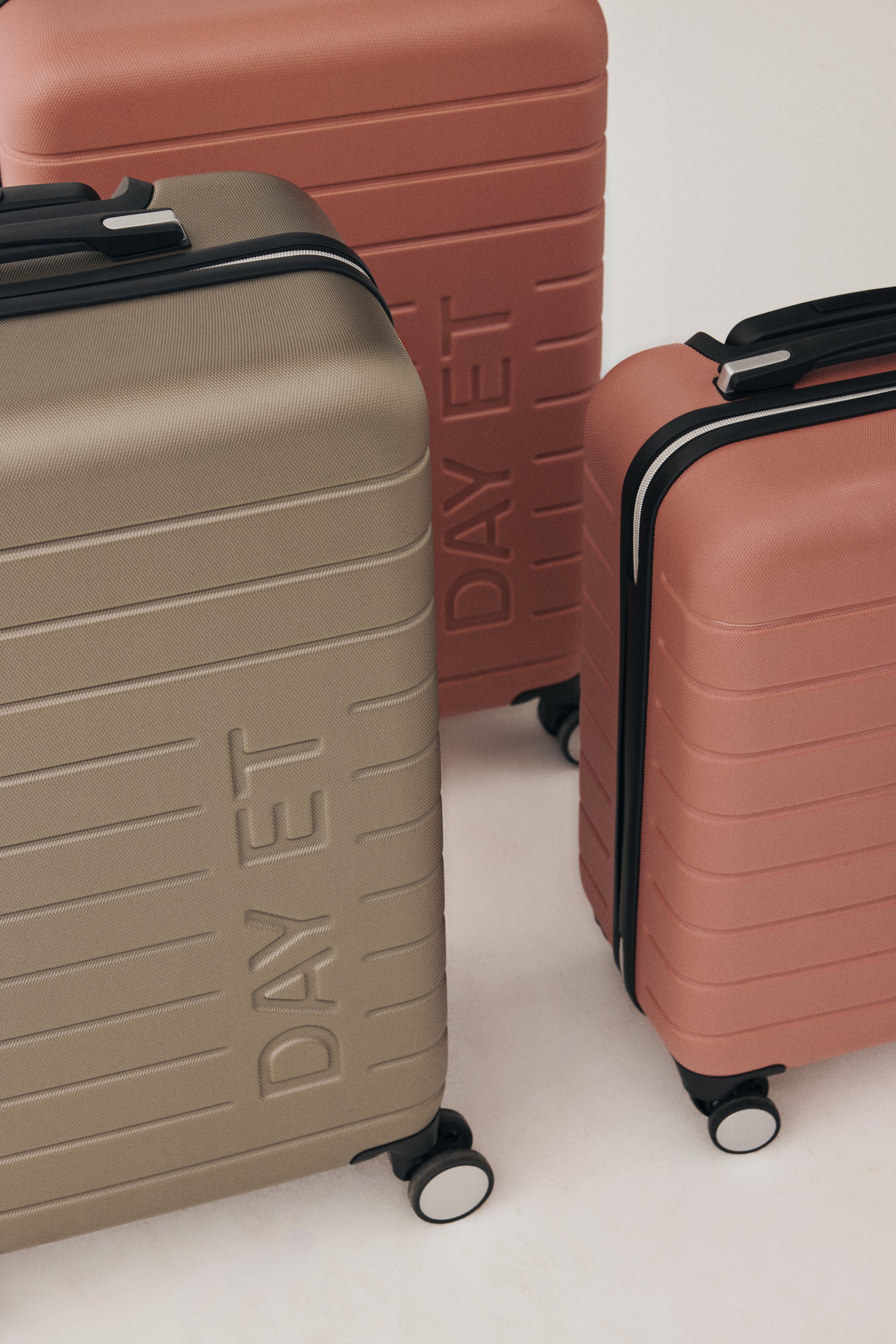 Day CPT 20" Suitcase Lux